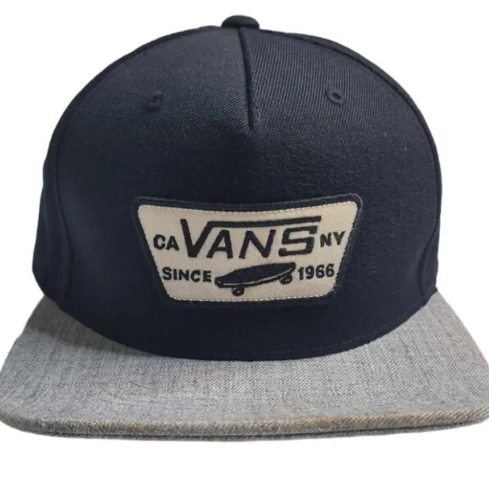 2944 Vans Snap Back Hat‎ Gray/Black